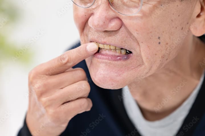 高齢者のお口の機能を維持する検査